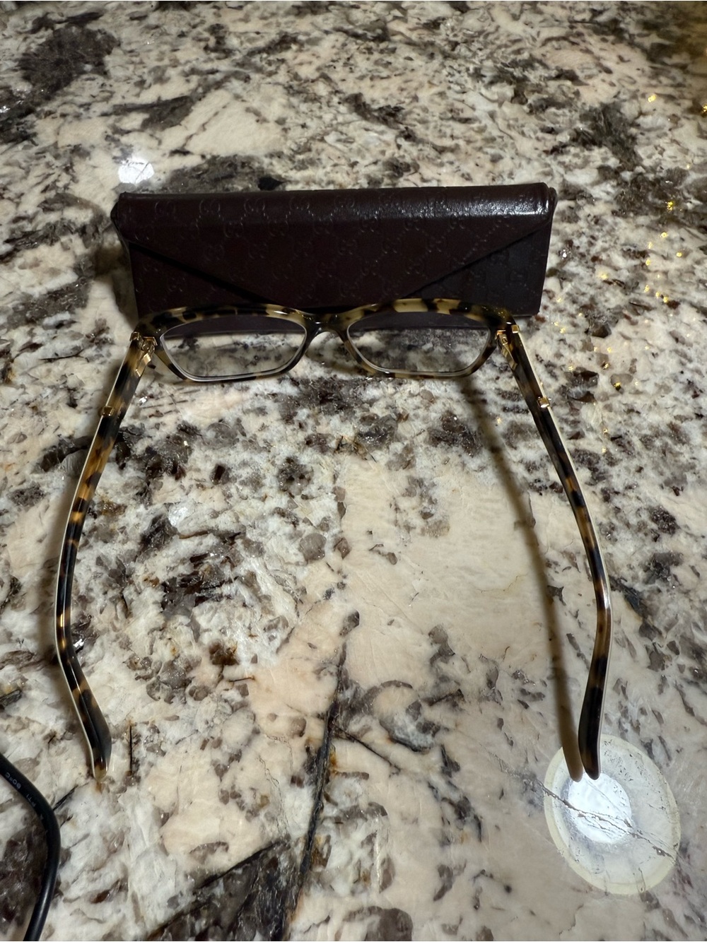 Gucci women’s Tortoiseshell Acetate Optical Frames with Dark Brown Logo Case - Picture 4 of 8